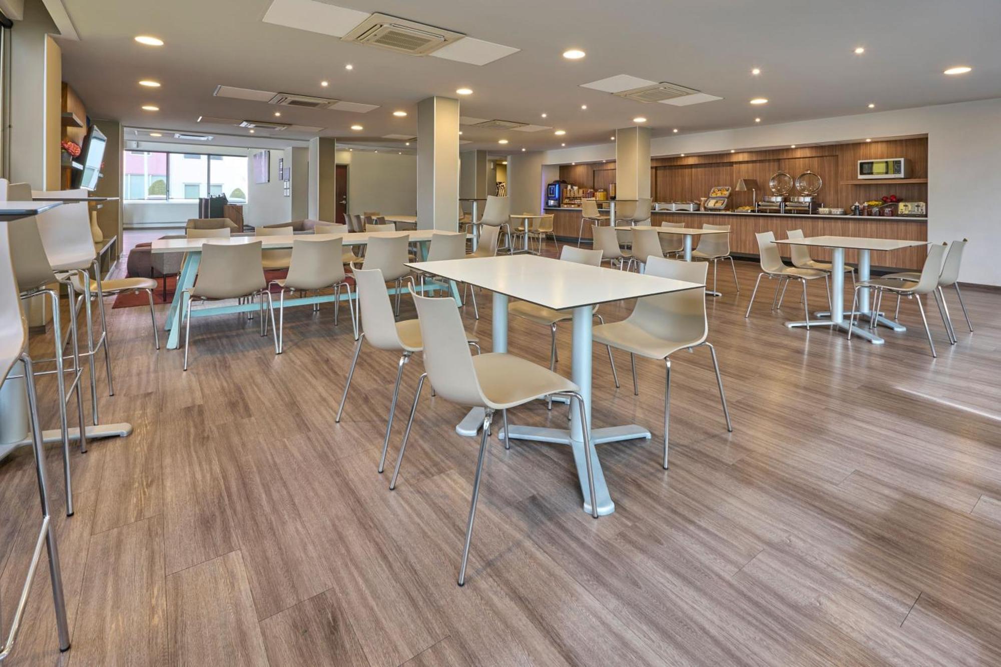 都市快捷托卢卡酒店 外观 照片